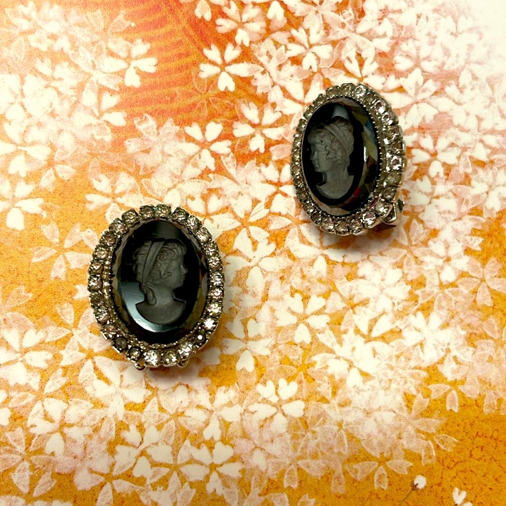 Vintage Intaglio Signed Hobé Rhinestone CAMEO Clip On Earrings